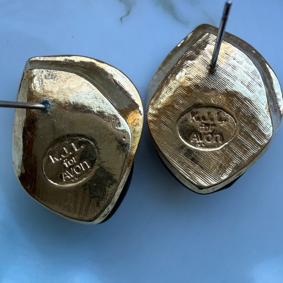 Vintage Kenneth J.Lane for Avon Midnight Rose black Pierced Bud Earrings. - Picture 3 of 7